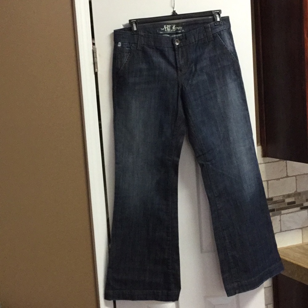 Bell bottom !it jeans